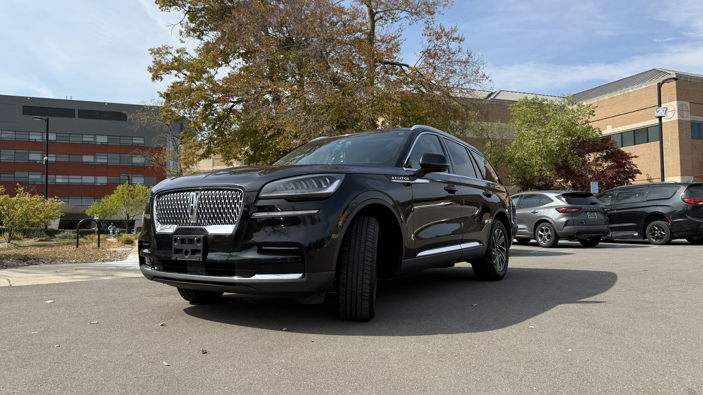 LuxeDetroit Lincoln Aviator on a corporate pickup